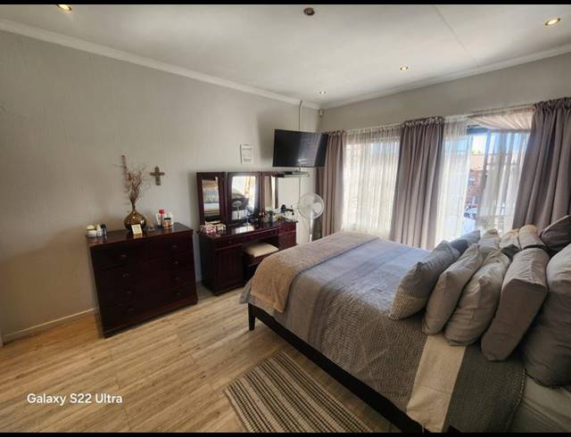 3 BEDROOM TOWNHOUSE FOR SALE IN NEW REDRUTH